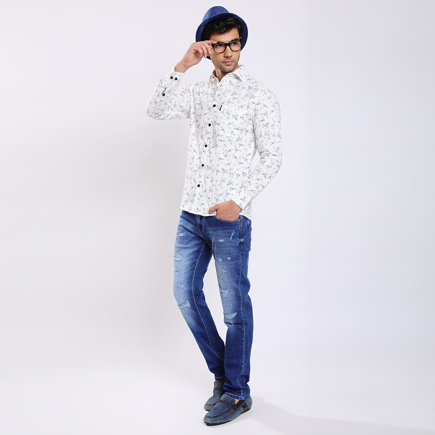 Mentoos Men's Stylish White Cotton Printed Casual Shirt