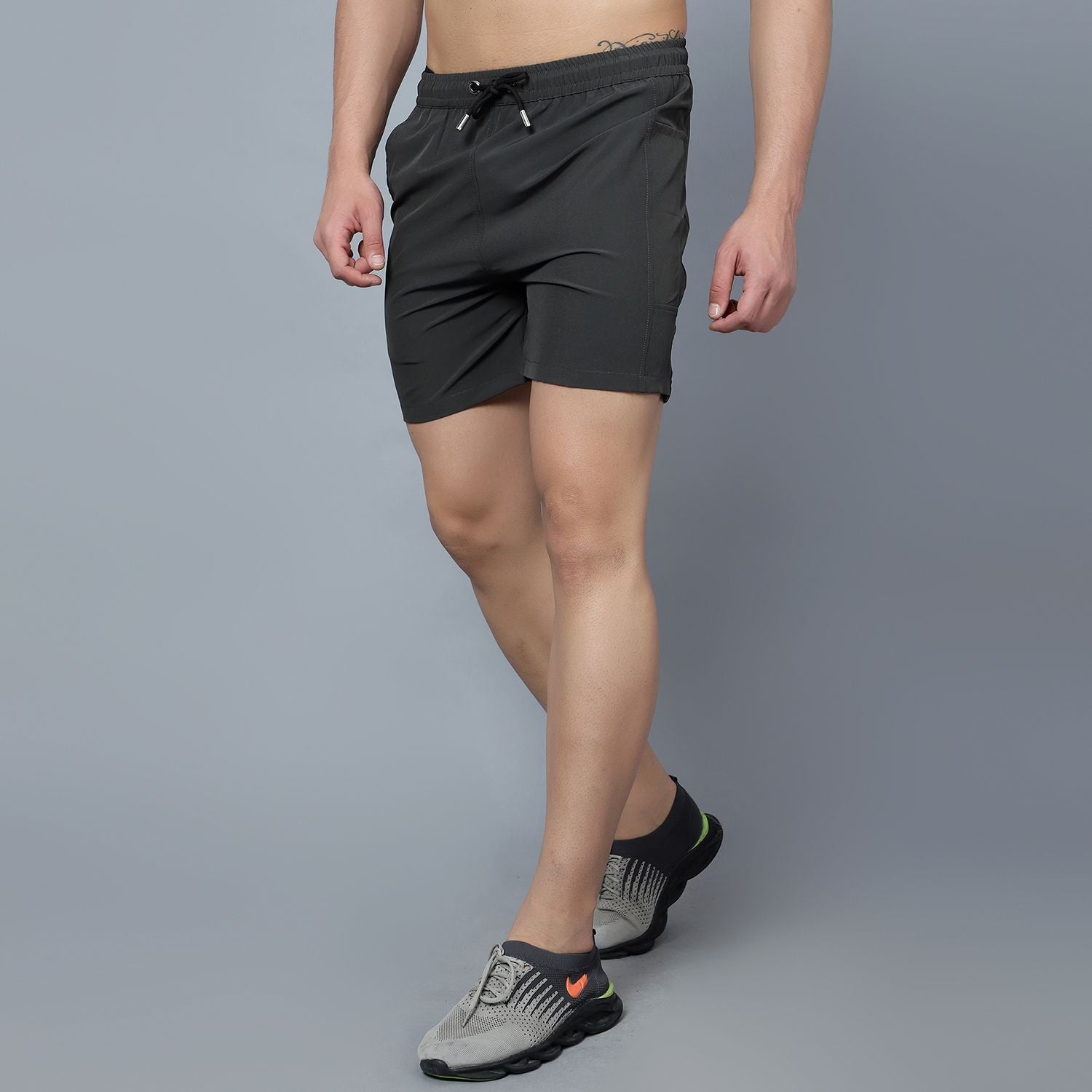Slim fit shorts with slip pockets_Grey Mentoos
